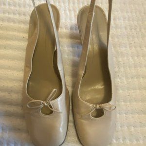 Bandolino Slingback Heels in Neutral Taupe Color, Worn a couple of times.